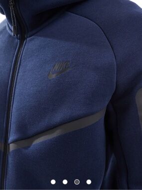 Nike Tech Men’s Navy Full-Zip Performance Jacket with Black Accents